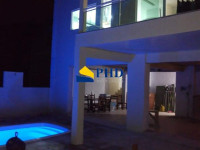 Casa 4 Quartos 340m² 
