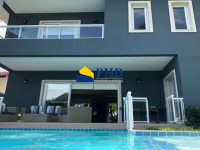 Casa 4 Quartos 380m² 