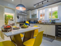 Casa 4 Quartos 220m² 