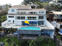 CASA 4 Quartos 850m² 