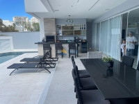 Casa 5 Quartos 329m² 