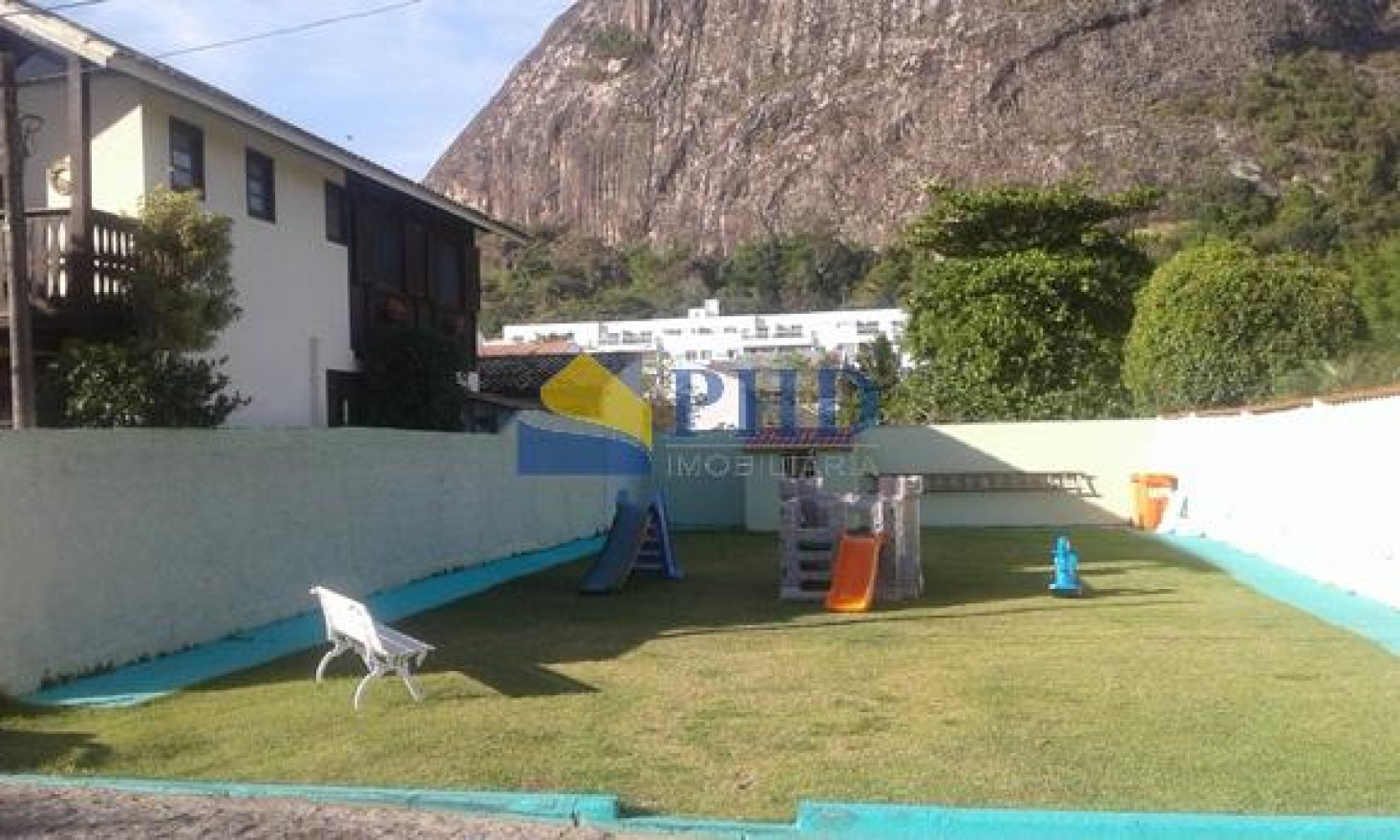 Casa 4 Quartos 130m² 