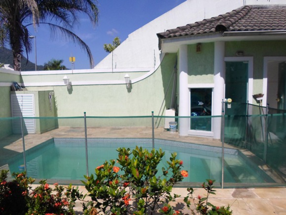 Casa 4 Quartos 250m² 