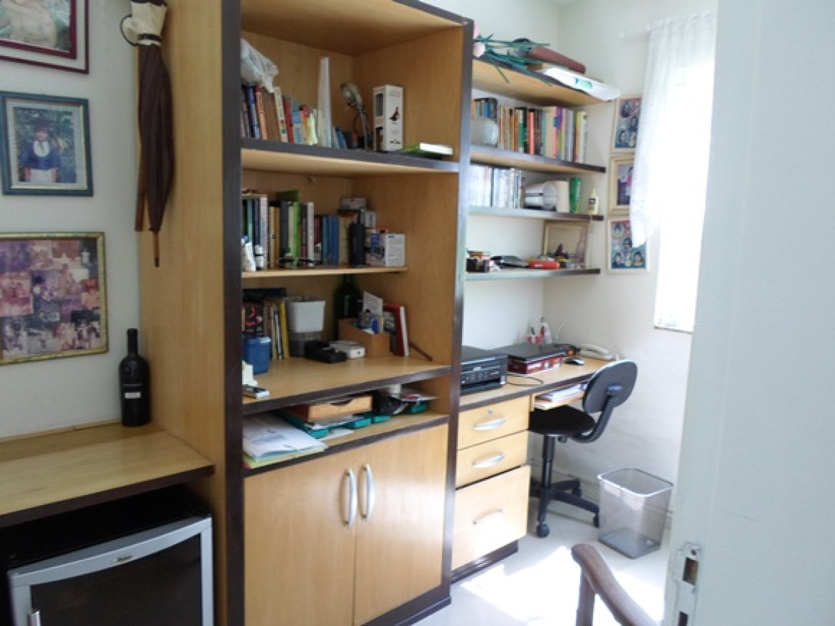 Casa 4 Quartos 250m² 