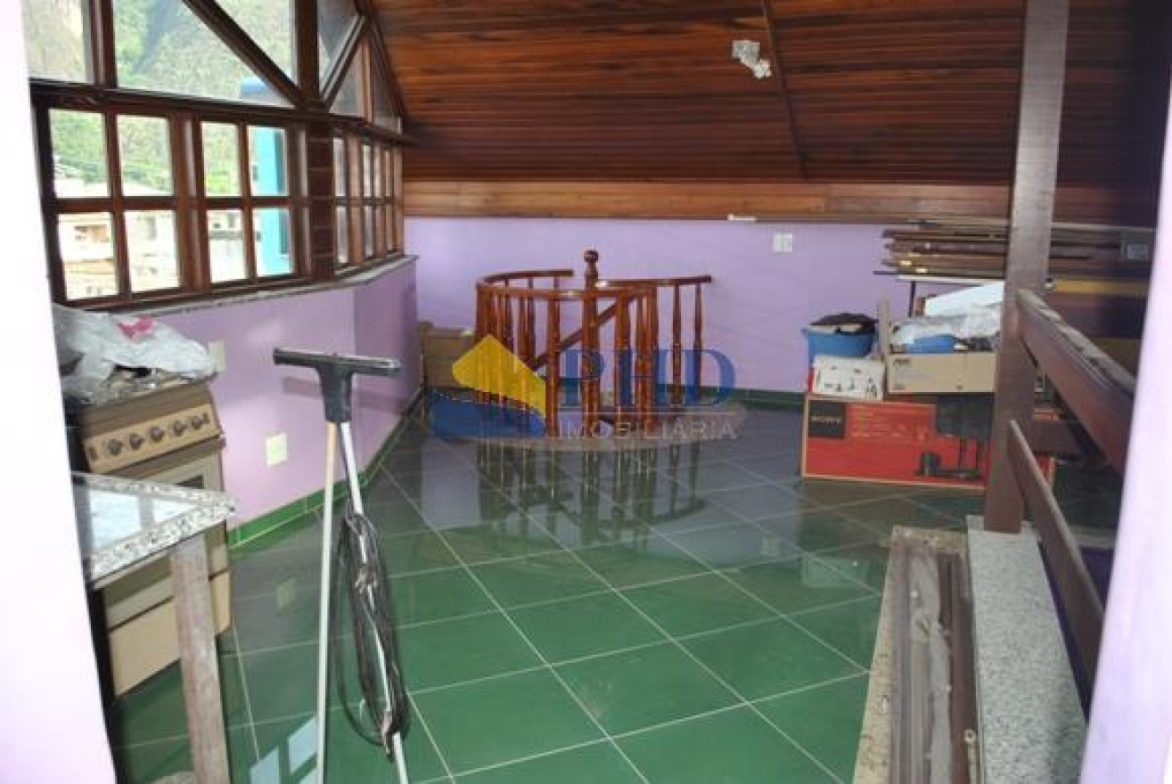 Casa 3 Quartos 181m² 