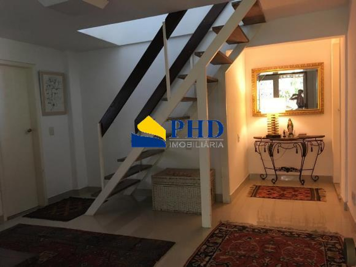 Casa 5 Quartos 200m² 