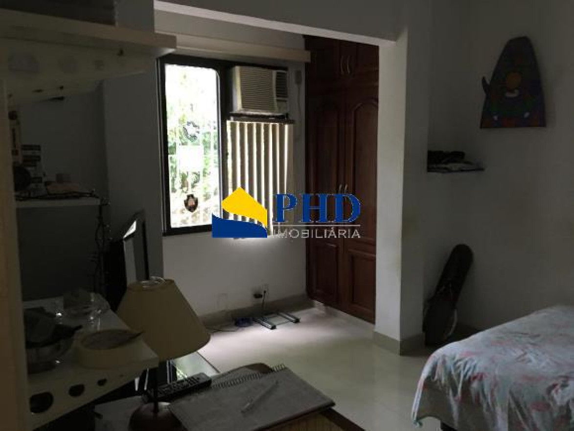 Casa 5 Quartos 200m² 