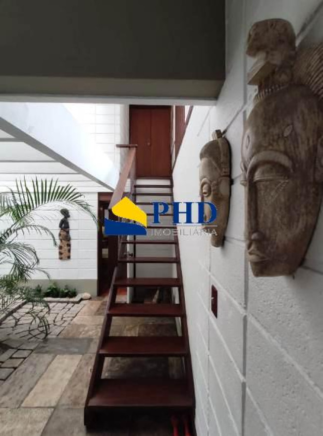Casa 5 Quartos 360m² 