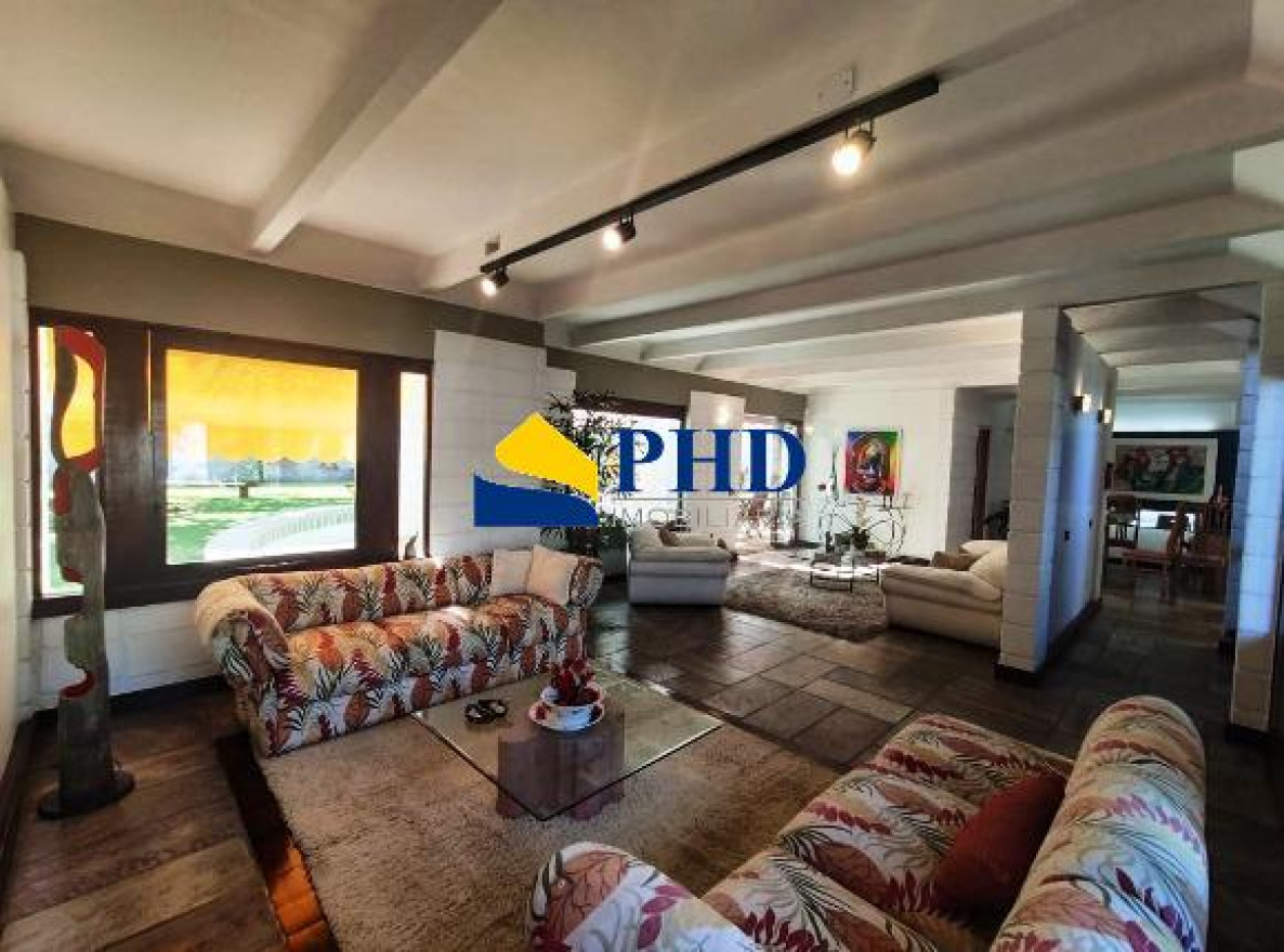 Casa 5 Quartos 360m² 