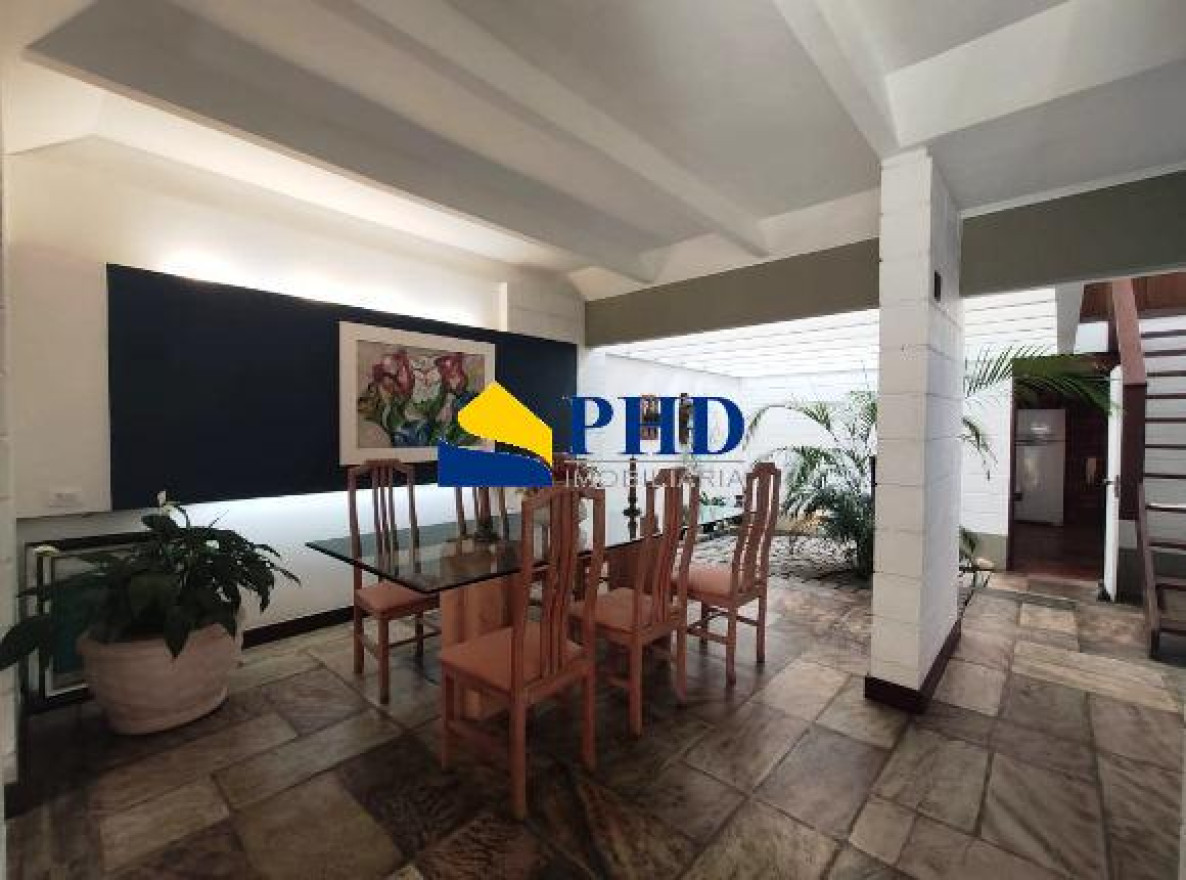 Casa 5 Quartos 360m² 
