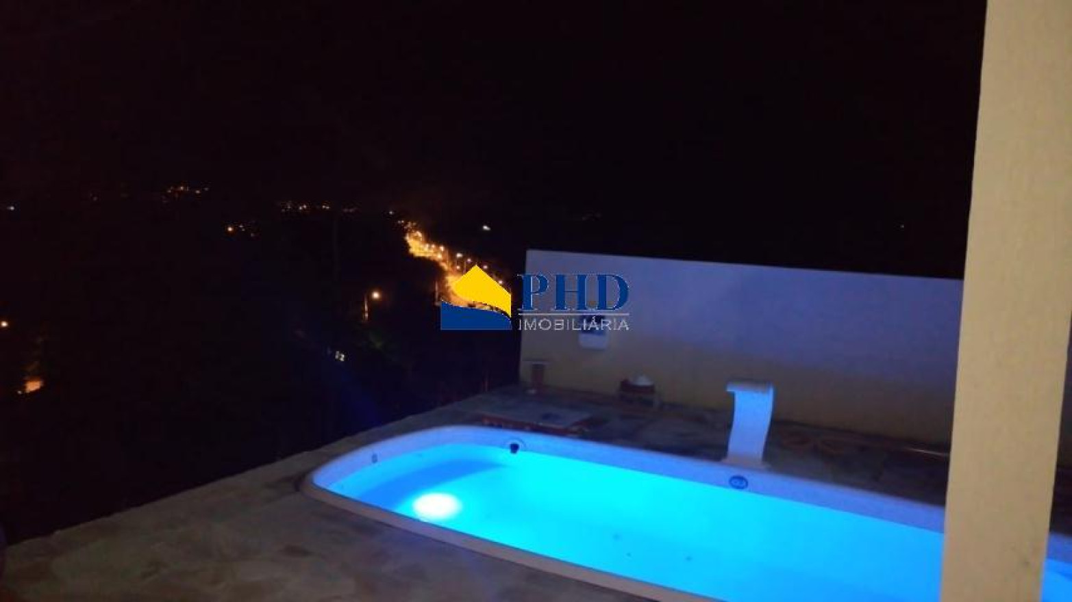 Casa 4 Quartos 340m² 