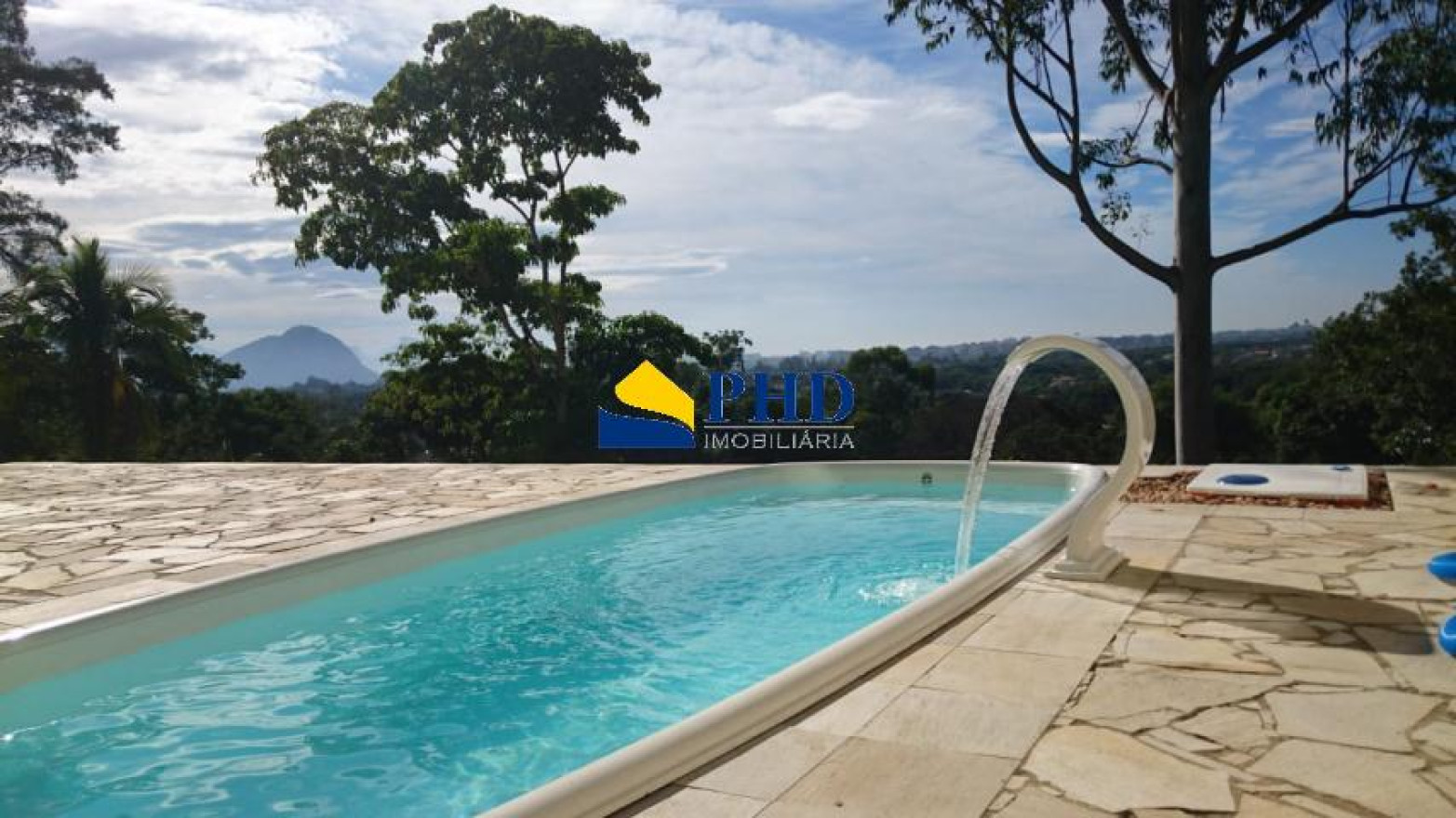 Casa 4 Quartos 340m² 