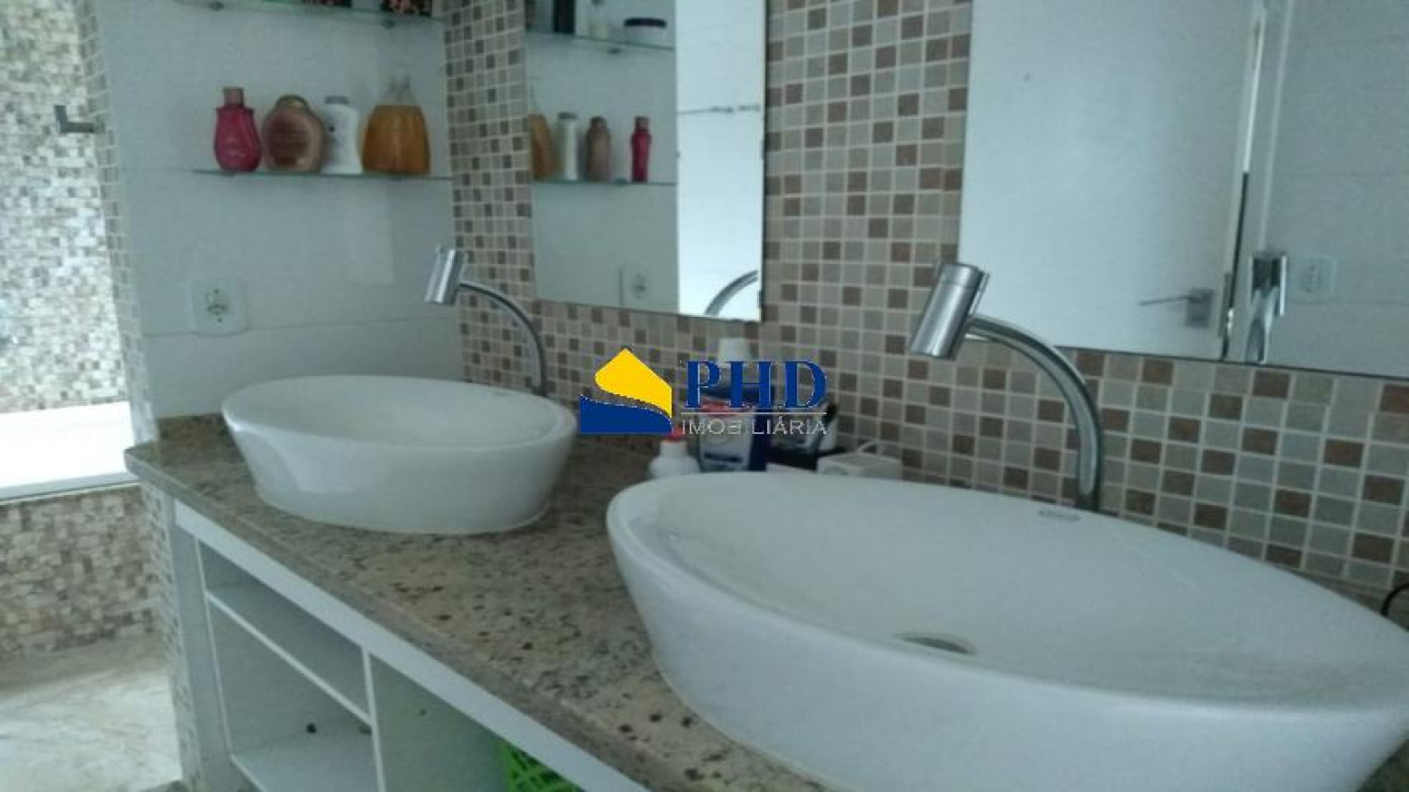 Casa 4 Quartos 340m² 