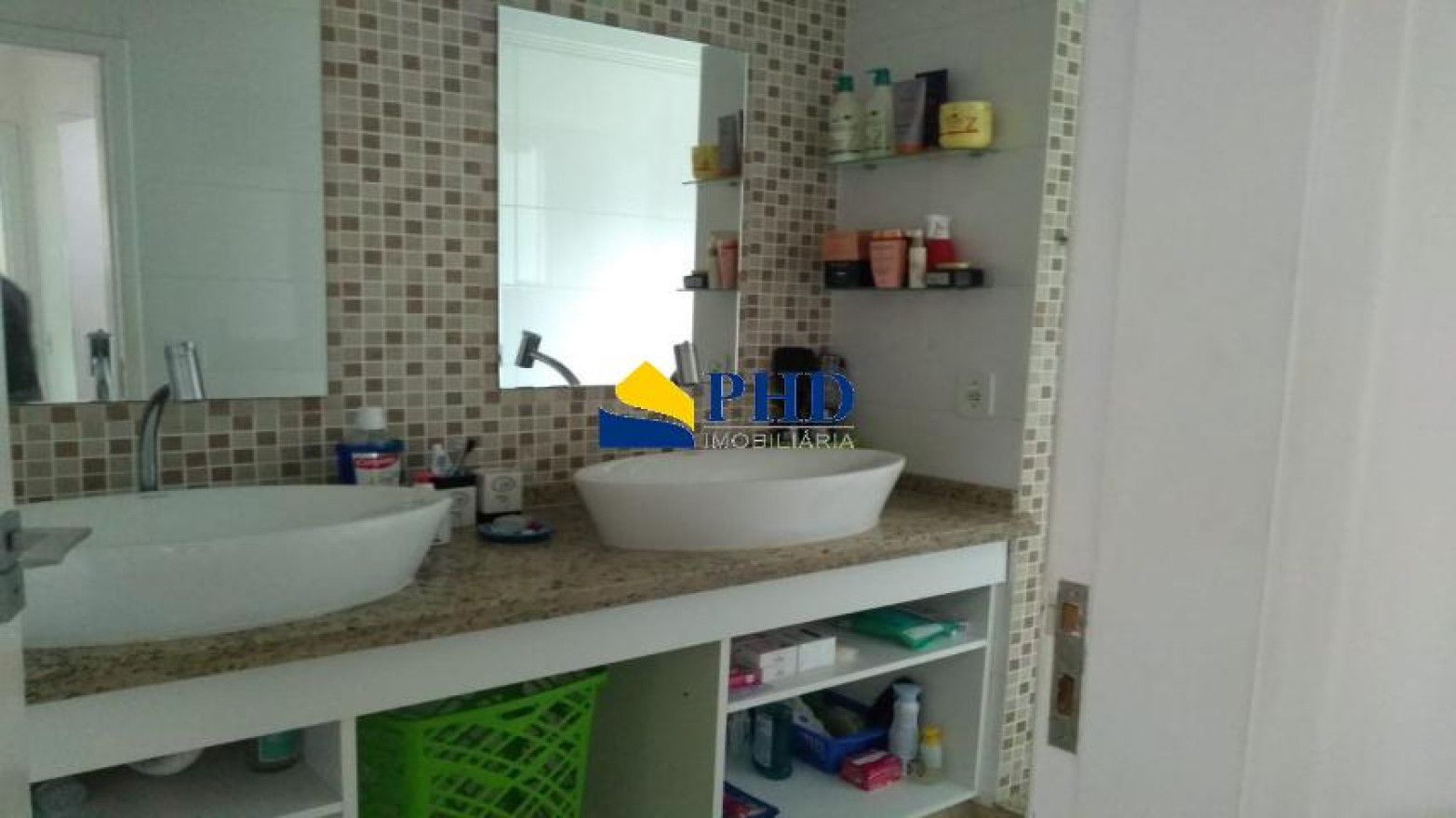 Casa 4 Quartos 340m² 