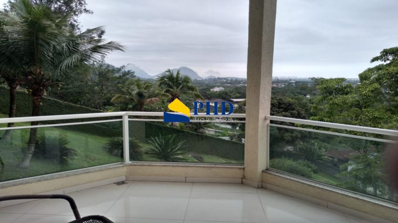 Casa 4 Quartos 340m² 