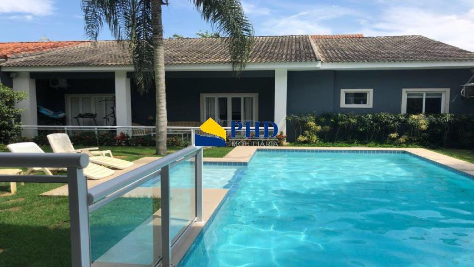 Casa 4 Quartos 380m² 