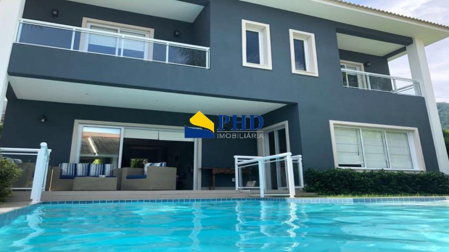 Casa 4 Quartos 380m² 