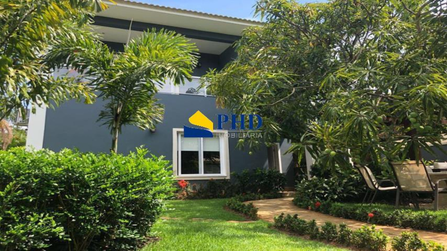 Casa 4 Quartos 380m² 