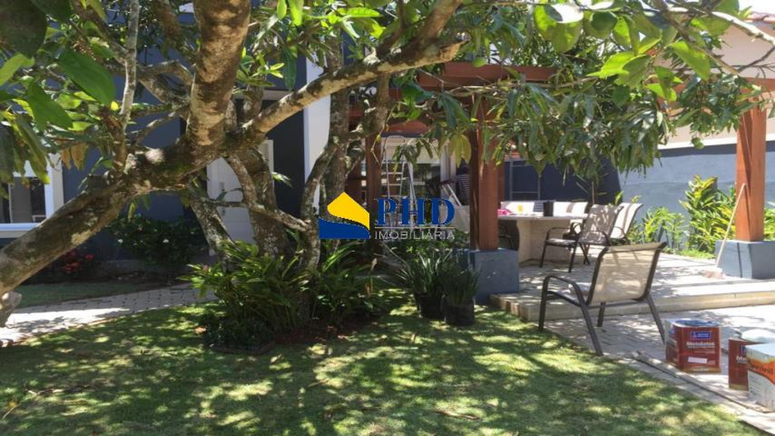 Casa 4 Quartos 380m² 