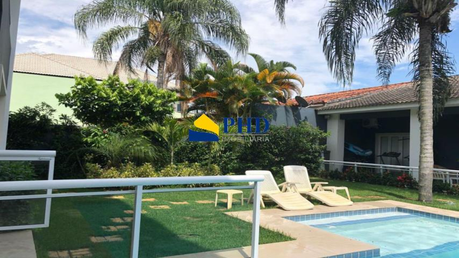Casa 4 Quartos 380m² 