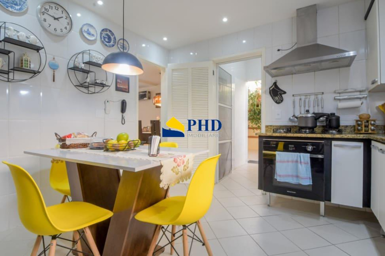 Casa 4 Quartos 220m² 