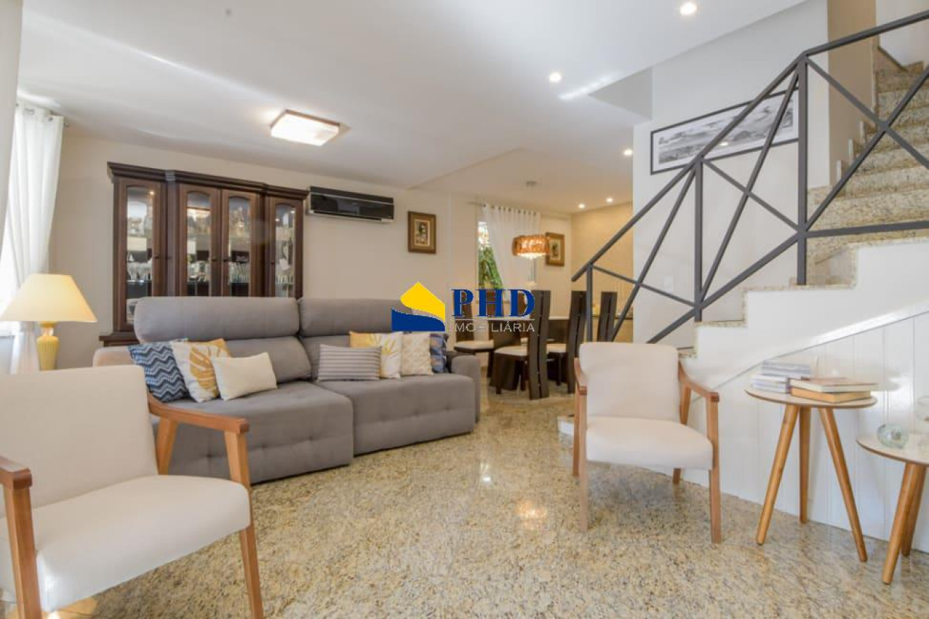 Casa 4 Quartos 220m² 