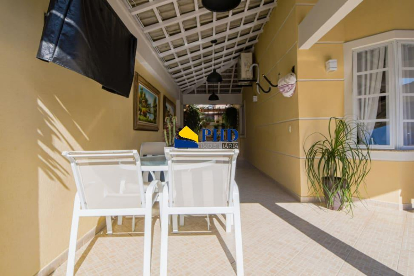 Casa 4 Quartos 220m² 