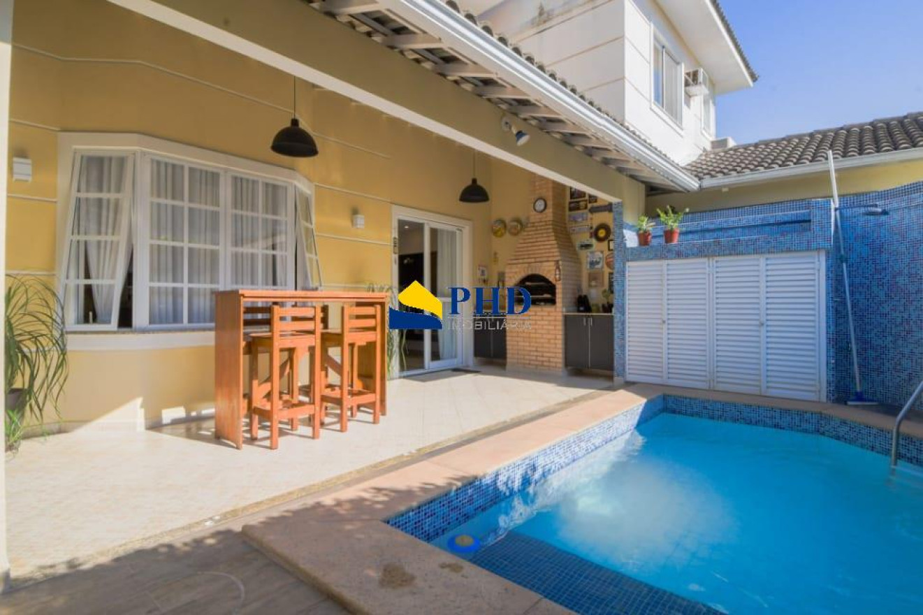 Casa 4 Quartos 220m² 