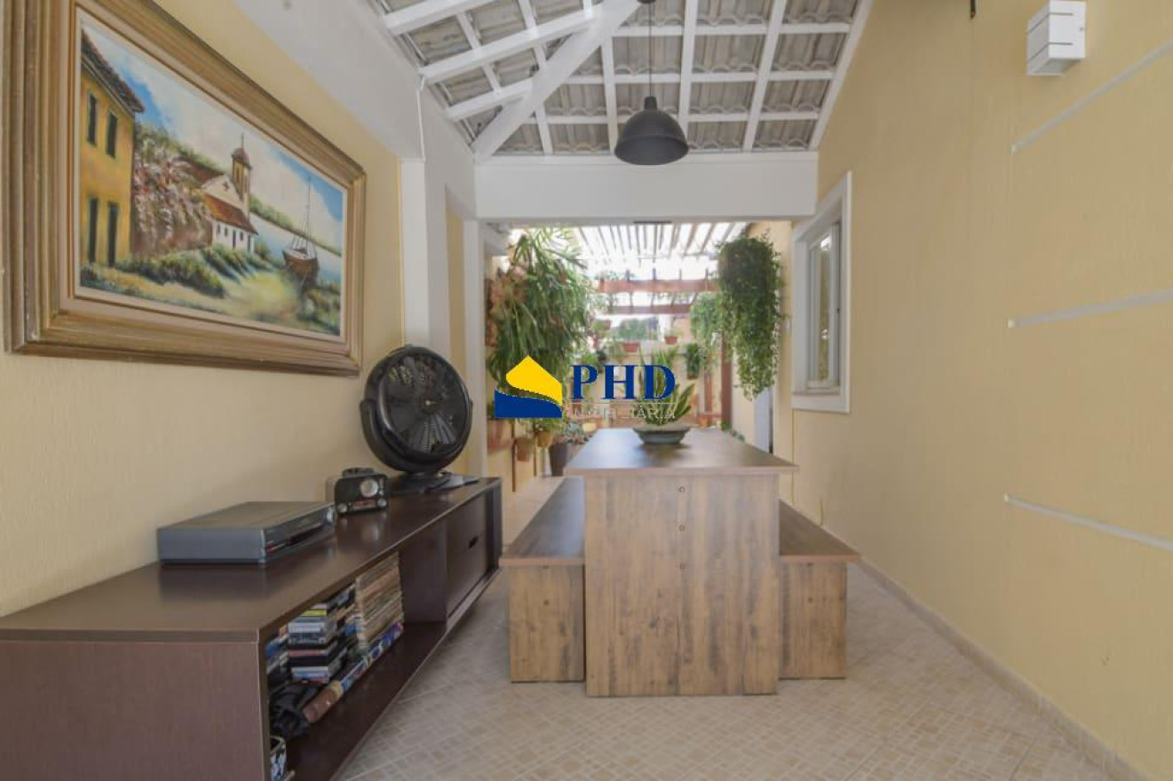 Casa 4 Quartos 220m² 