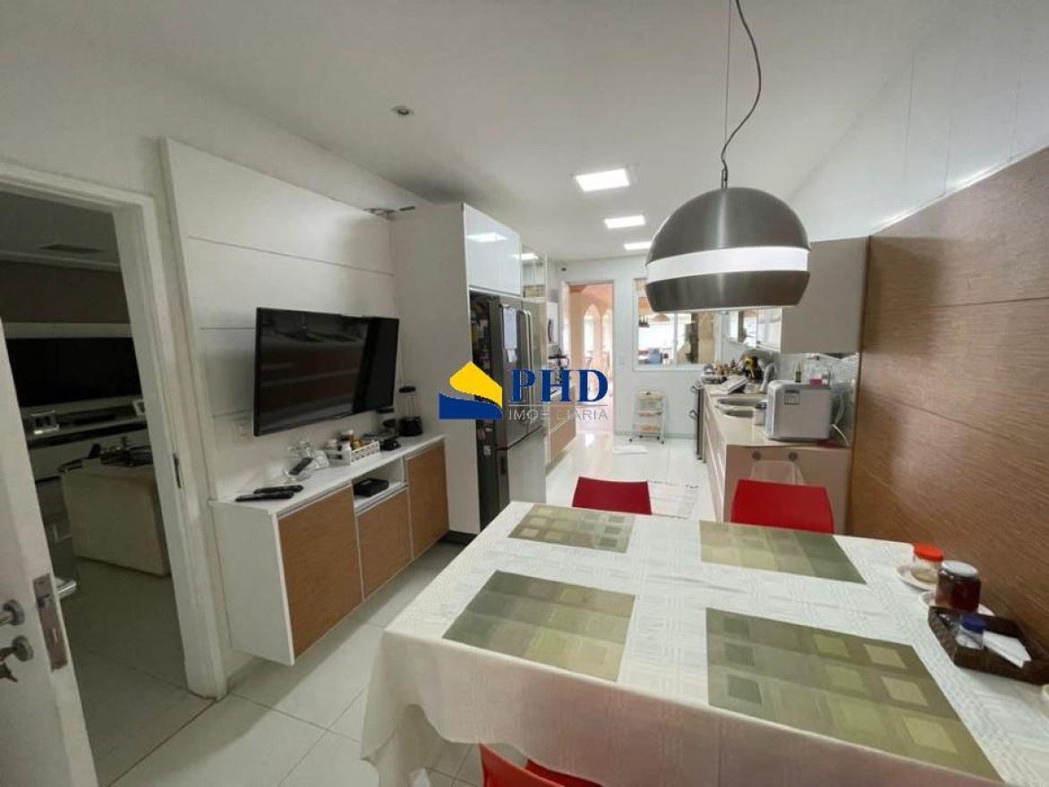 Casa 4 Quartos 450m² 