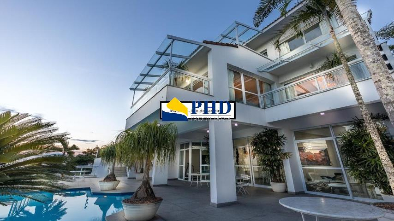 CASA 4 Quartos 850m² 