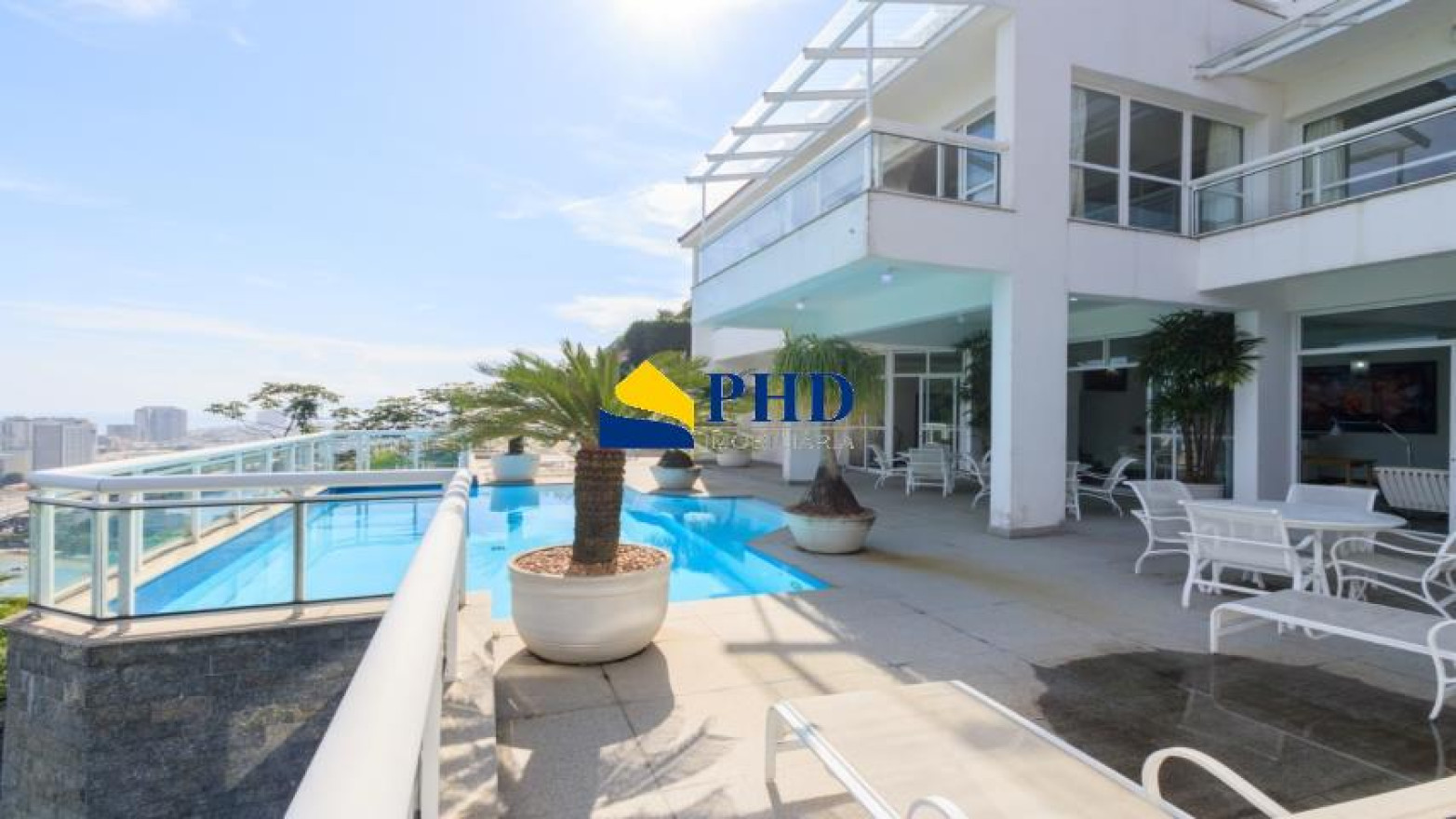 CASA 4 Quartos 850m² 