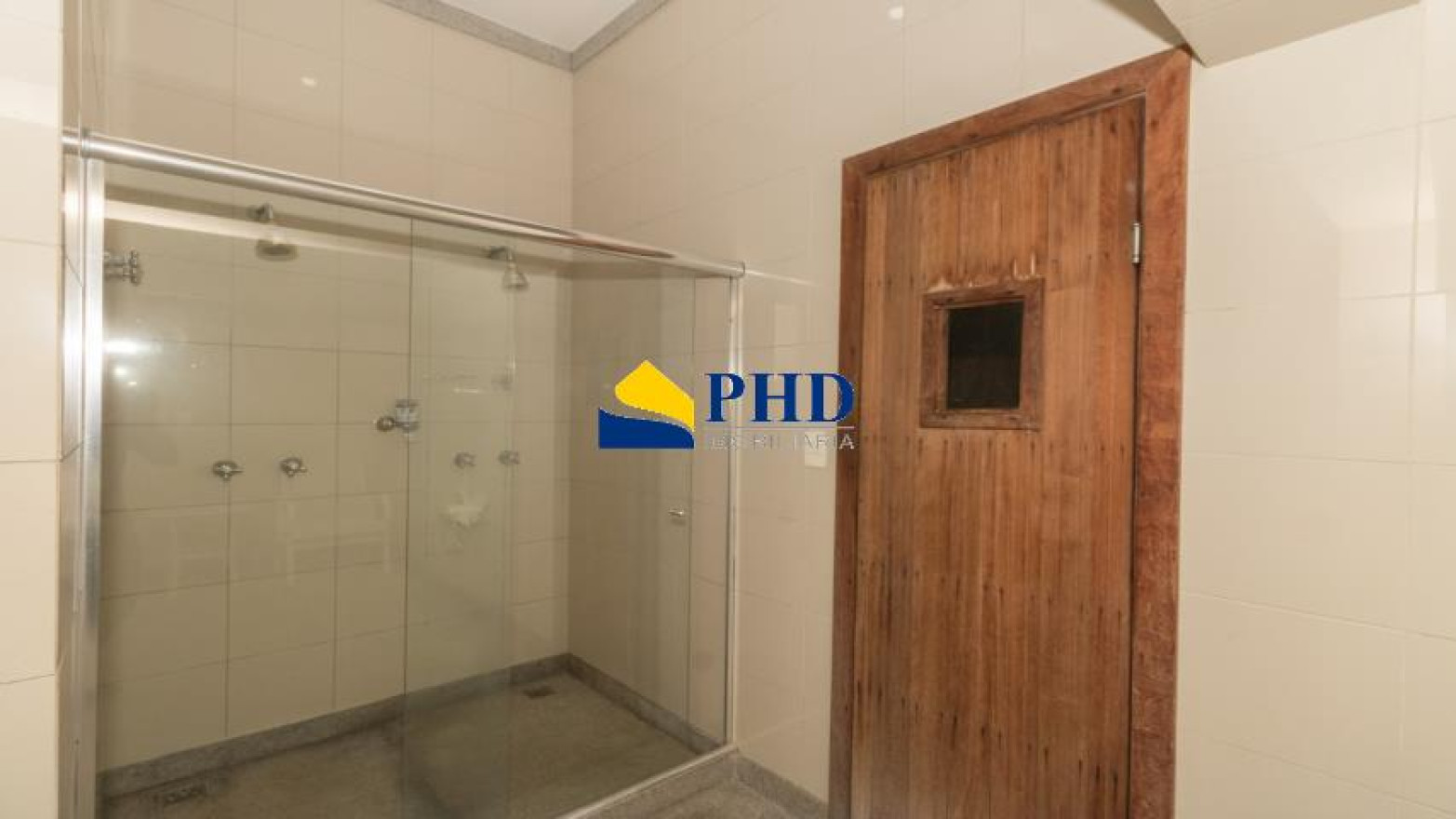 CASA 4 Quartos 850m² 
