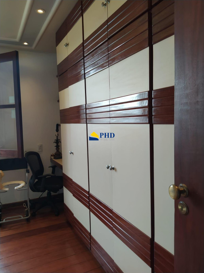 Casa 4 Quartos 450m² 