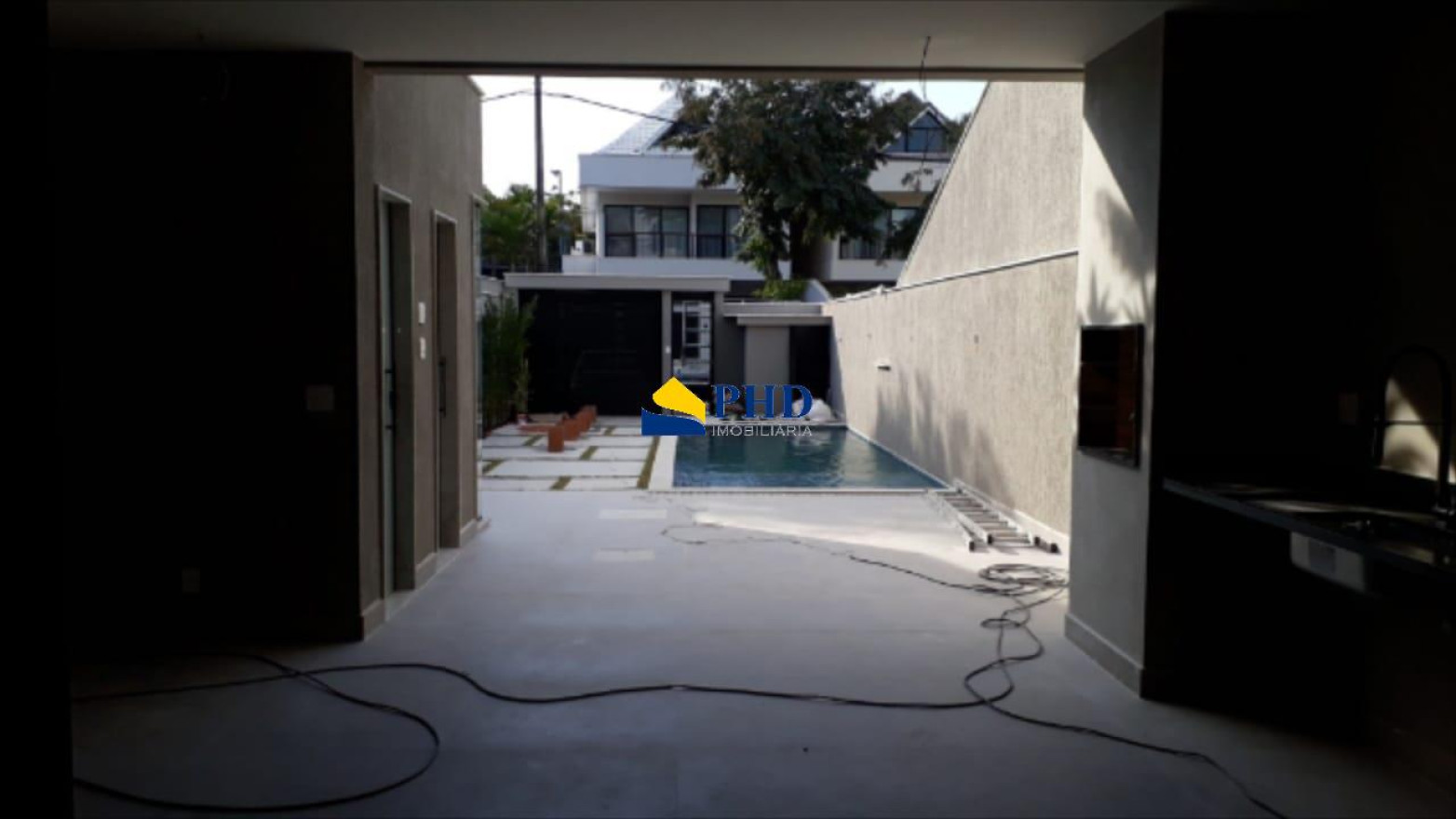Casa 4 Quartos 320m² 