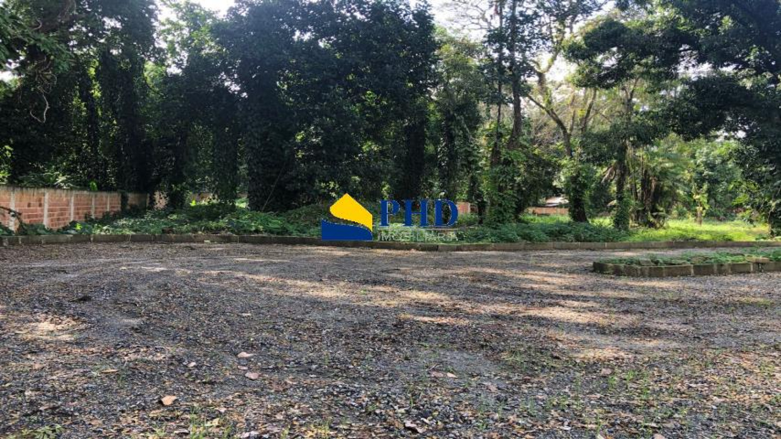 Terreno  180m² 