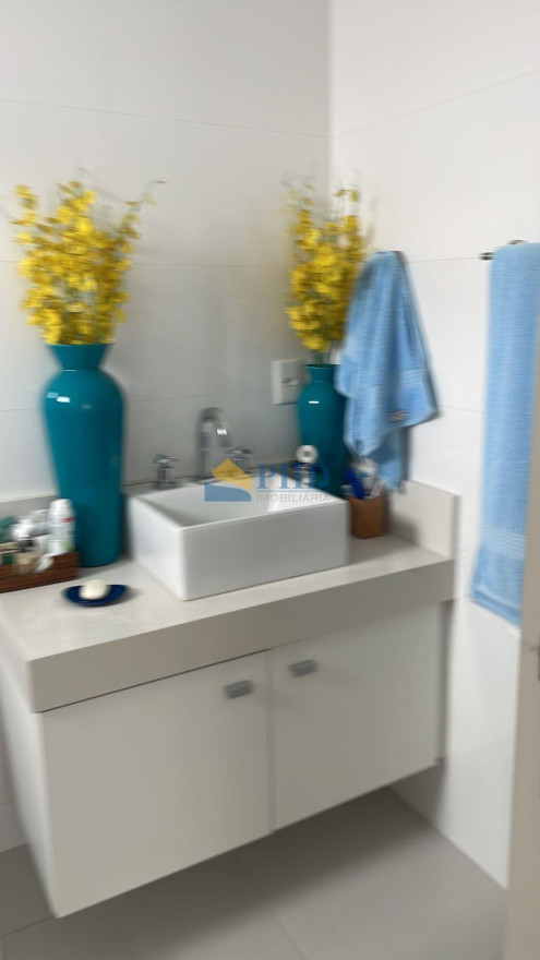 Casa 5 Quartos 329m² 
