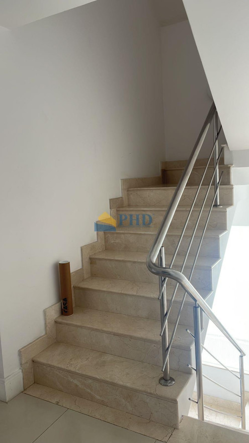 Casa 5 Quartos 329m² 