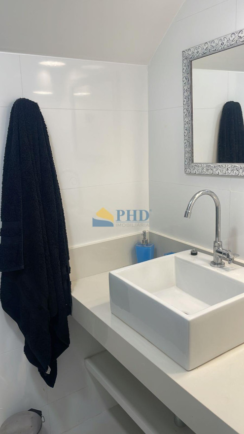 Casa 5 Quartos 329m² 