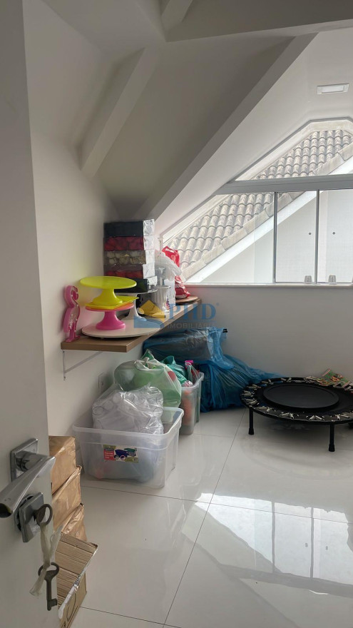 Casa 5 Quartos 329m² 