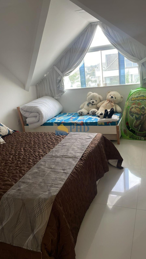 Casa 5 Quartos 329m² 