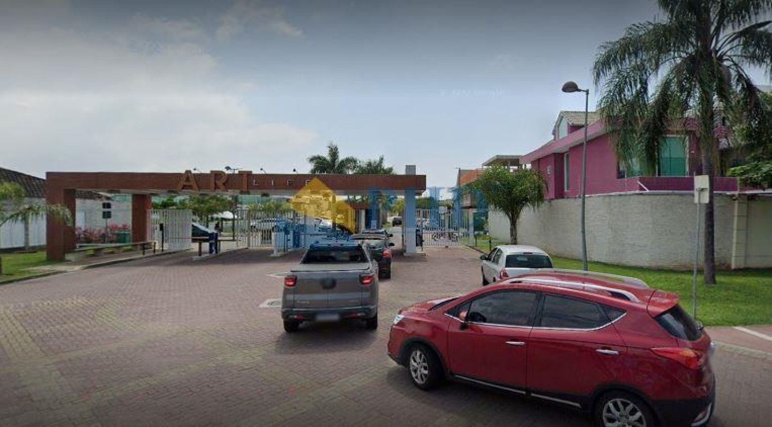 Casa 5 Quartos 329m² 