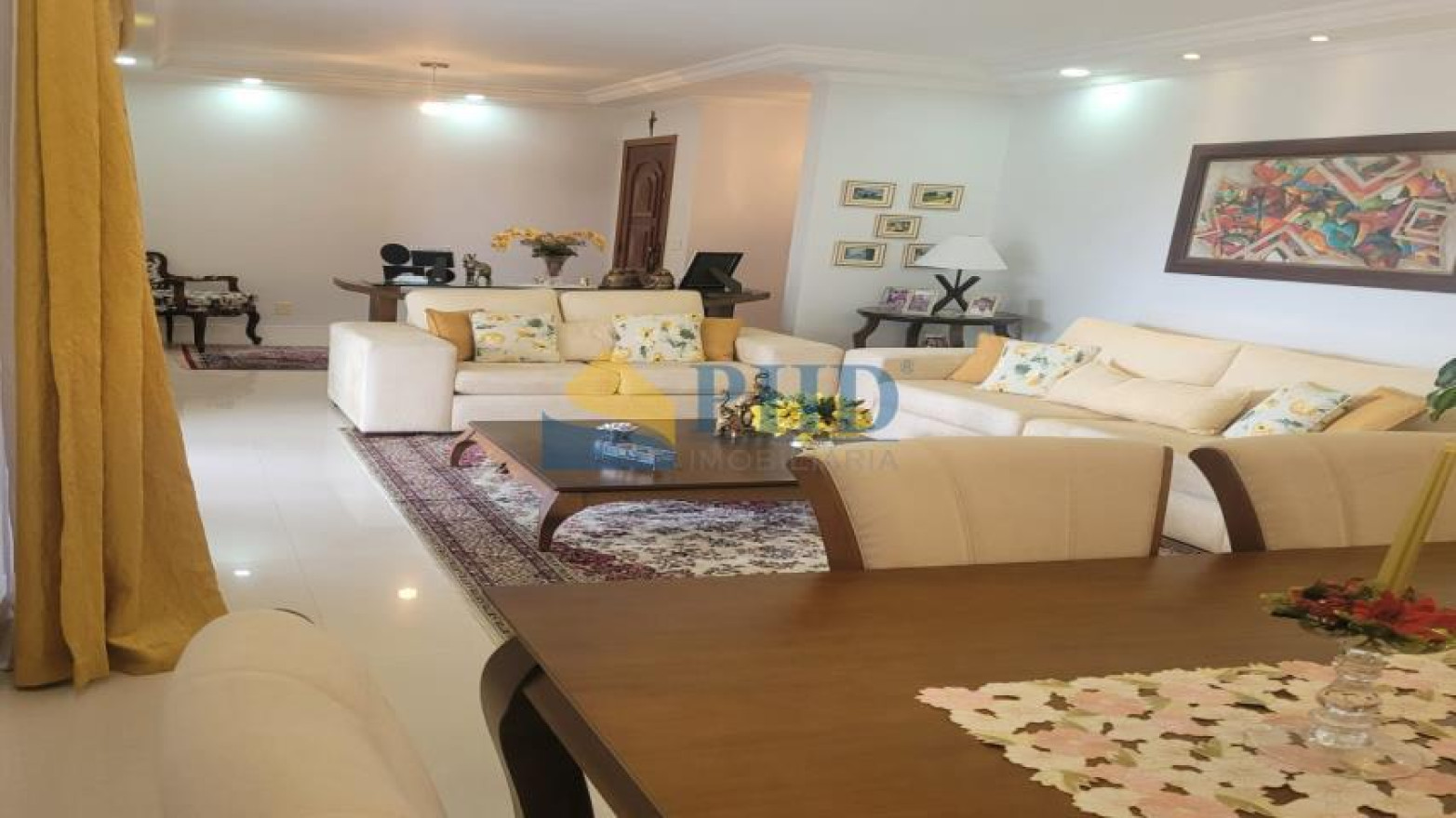 Apartamento 4 Quartos 217m² 