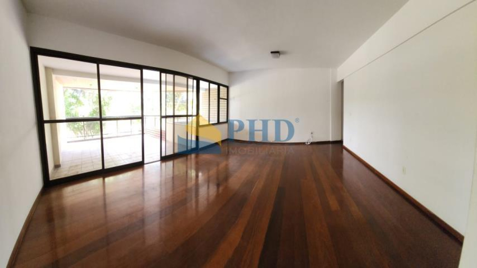 Apartamento 4 Quartos 195m² 