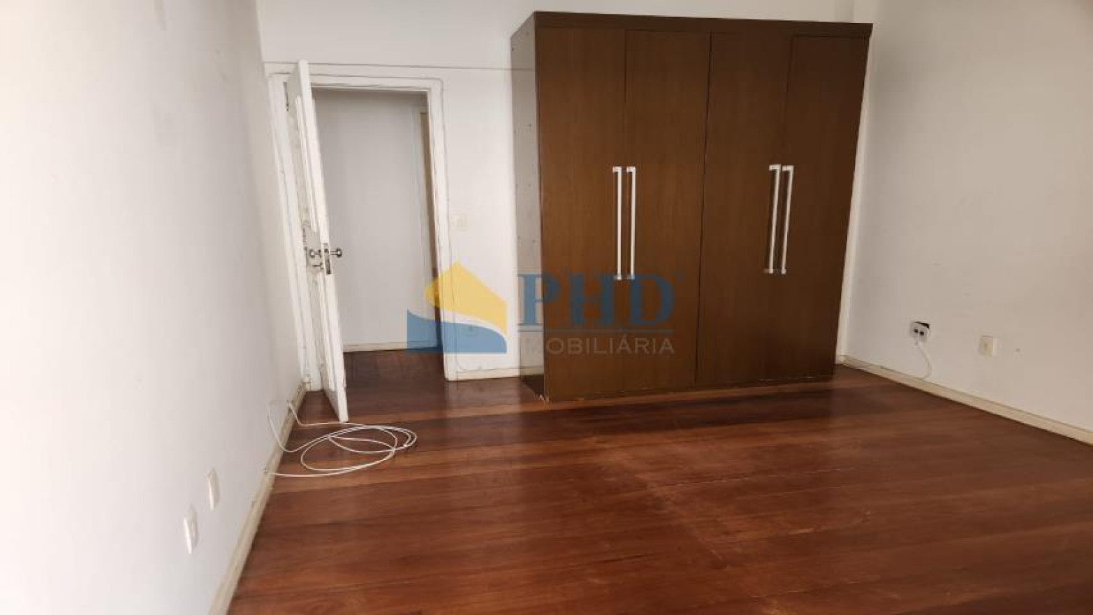 Apartamento 4 Quartos 195m² 