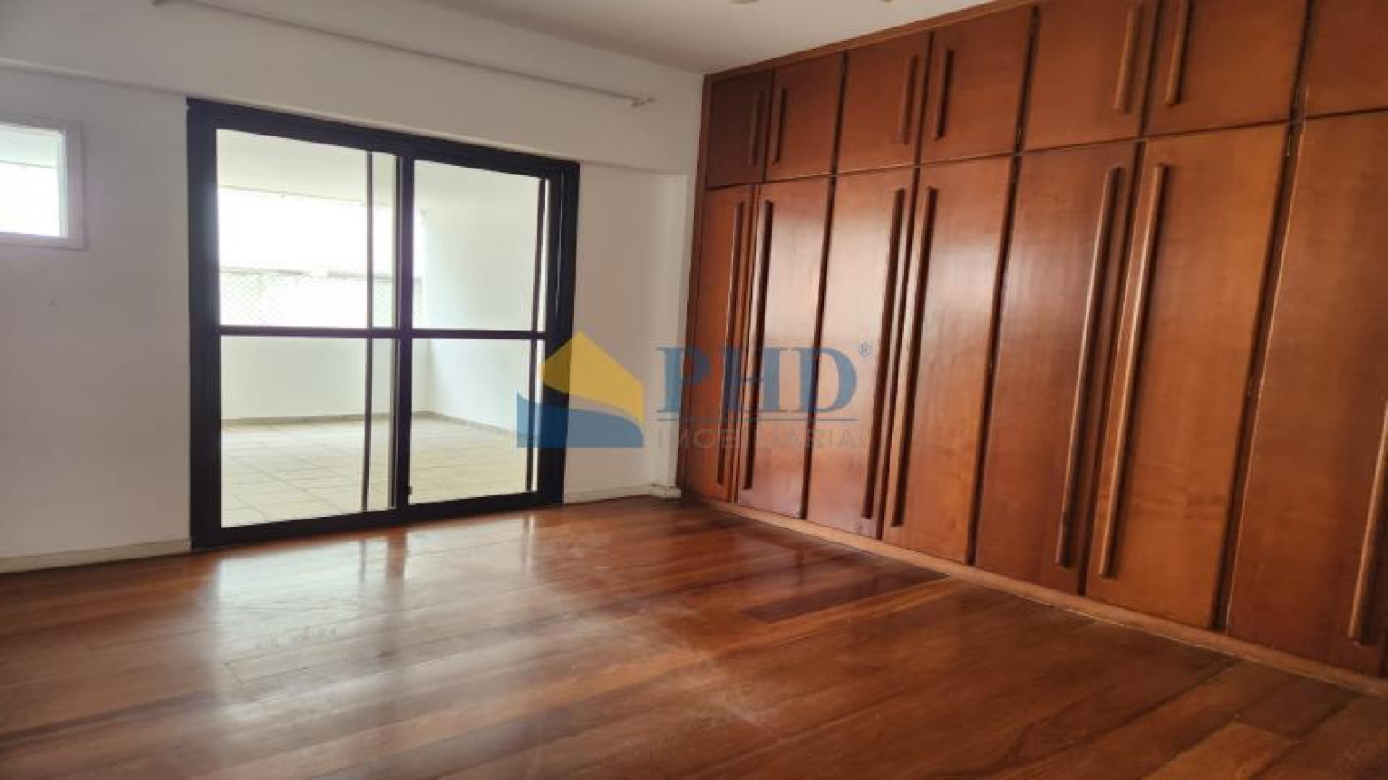 Apartamento 4 Quartos 195m² 