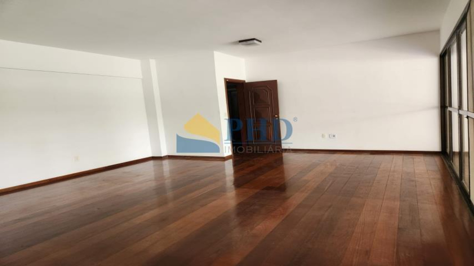 Apartamento 4 Quartos 195m² 