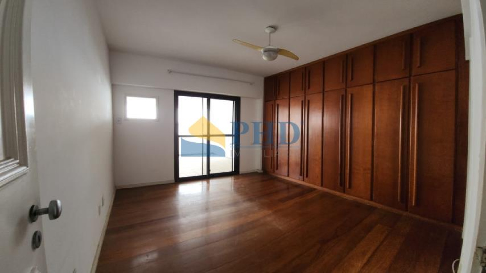 Apartamento 4 Quartos 195m² 