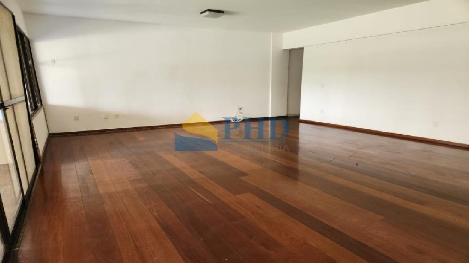 Apartamento 4 Quartos 195m² 