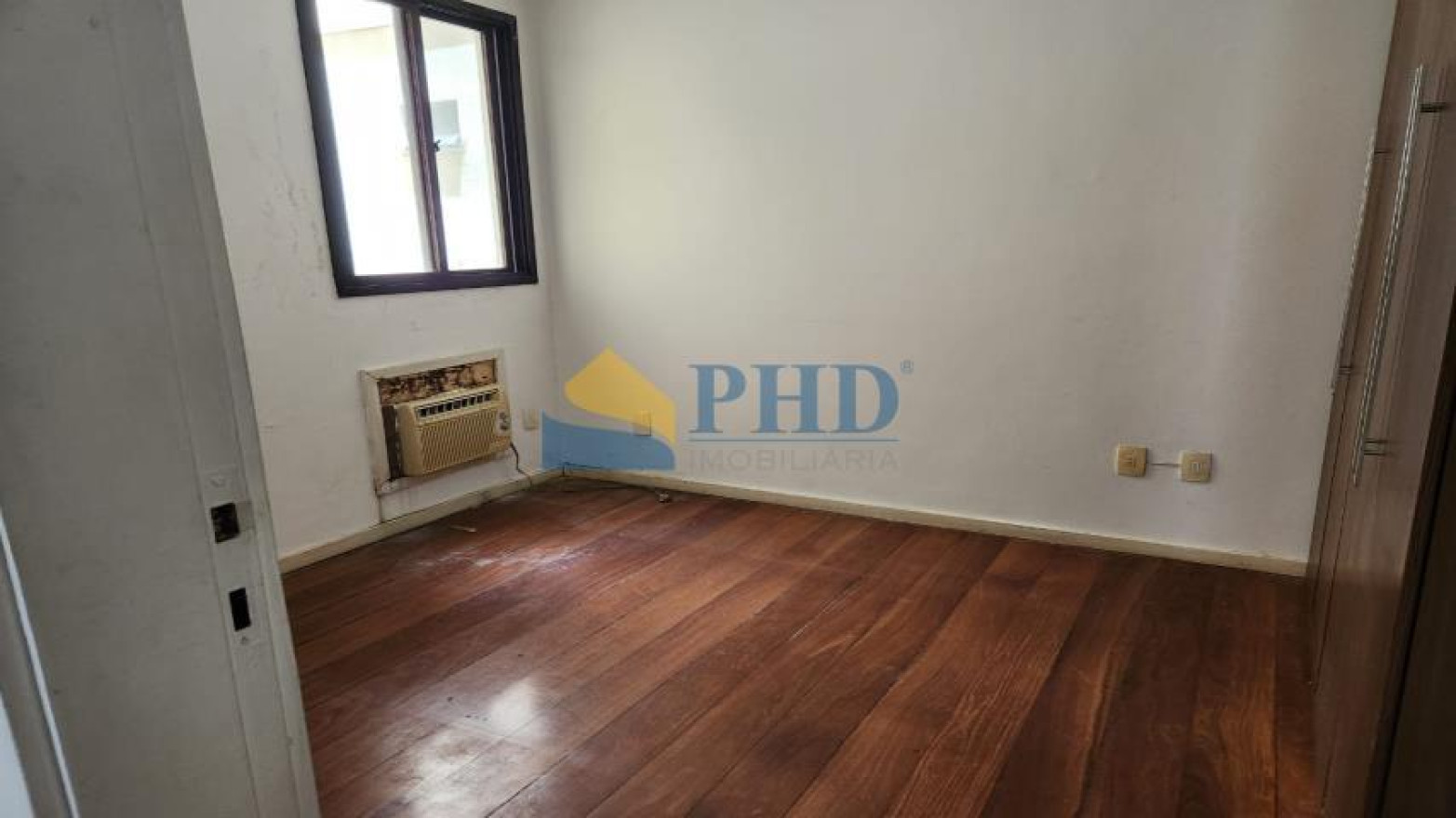 Apartamento 4 Quartos 195m² 